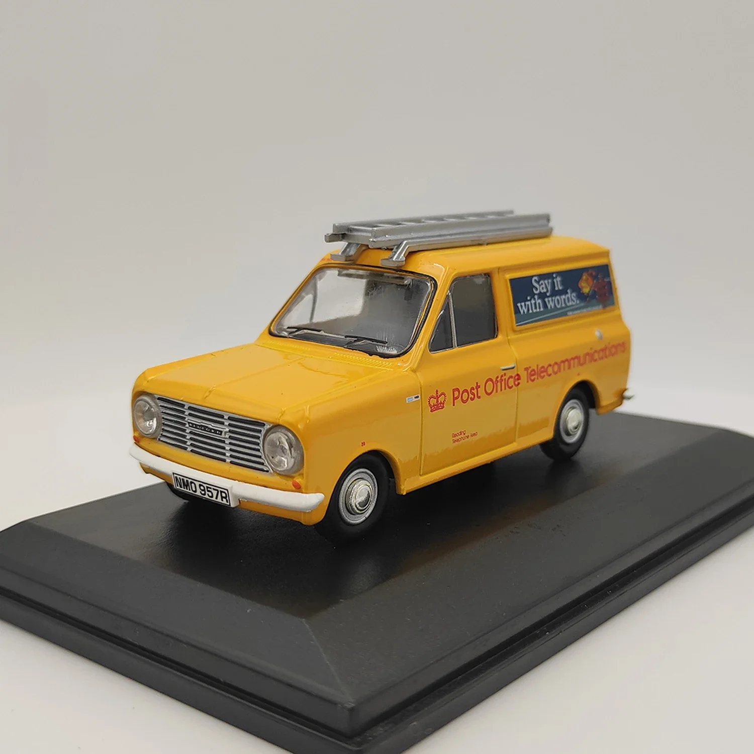 1:43 Scale Diecast Alloy Mini Double Door Transport Vehicle Toys Cars Model Classics Nostalgia Adult Gift Souvenir Display 1:43 Scale Diecast Alloy Mini Double Door Transport Vehicle Toys Cars Model Classics Nostalgia Adult Gift Souvenir Display