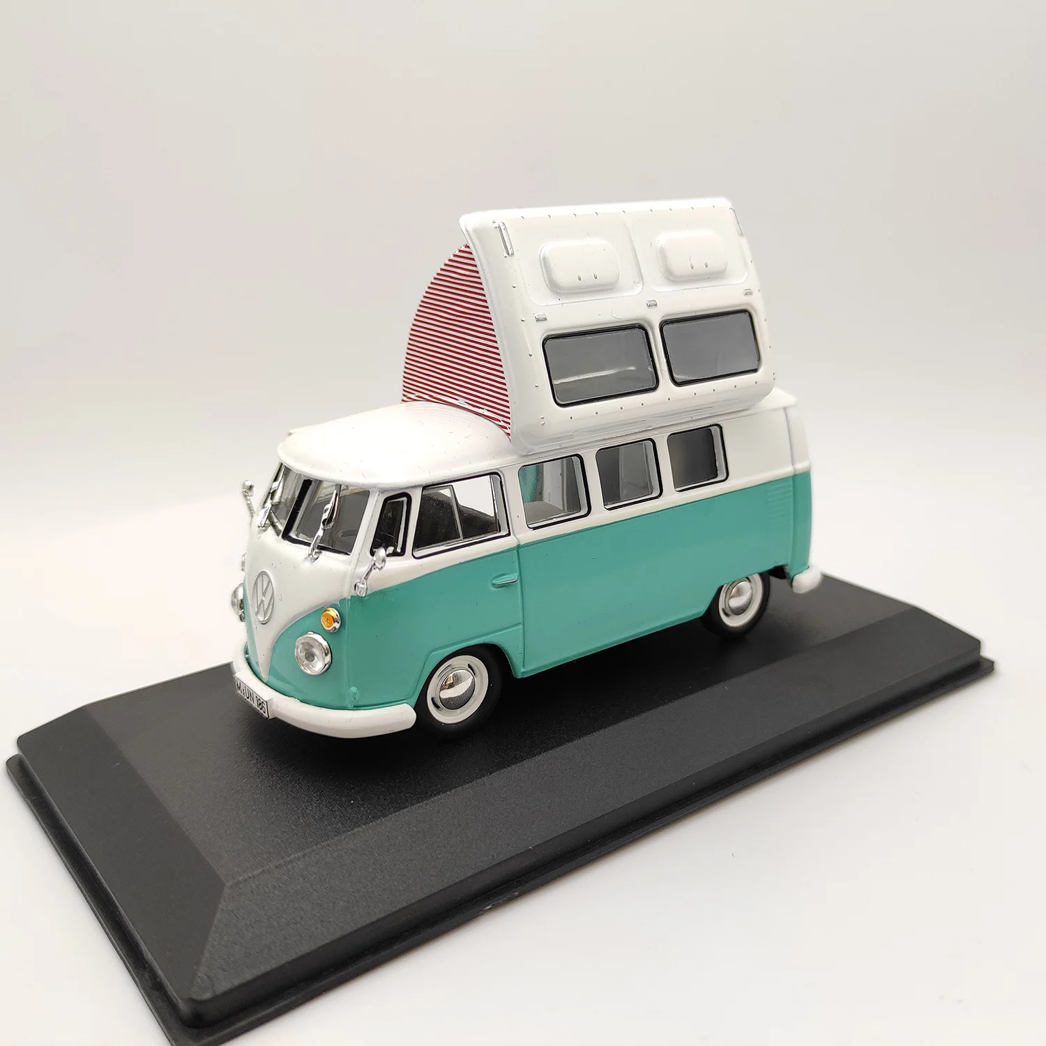 Diecast IXO 1:43 Scale Volkswagen T1 Westfalia-1951 VW Classic Nostalgia Alloy Car Model Collectible Toy Gift Display Ornament