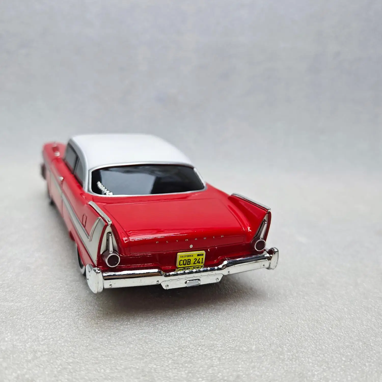 Diecast 1:24 Scale Christine (1983) -1958 Plymouth Fury - EVIL VERSION Alloy Car Model Collection Toy Gift Display Ornament