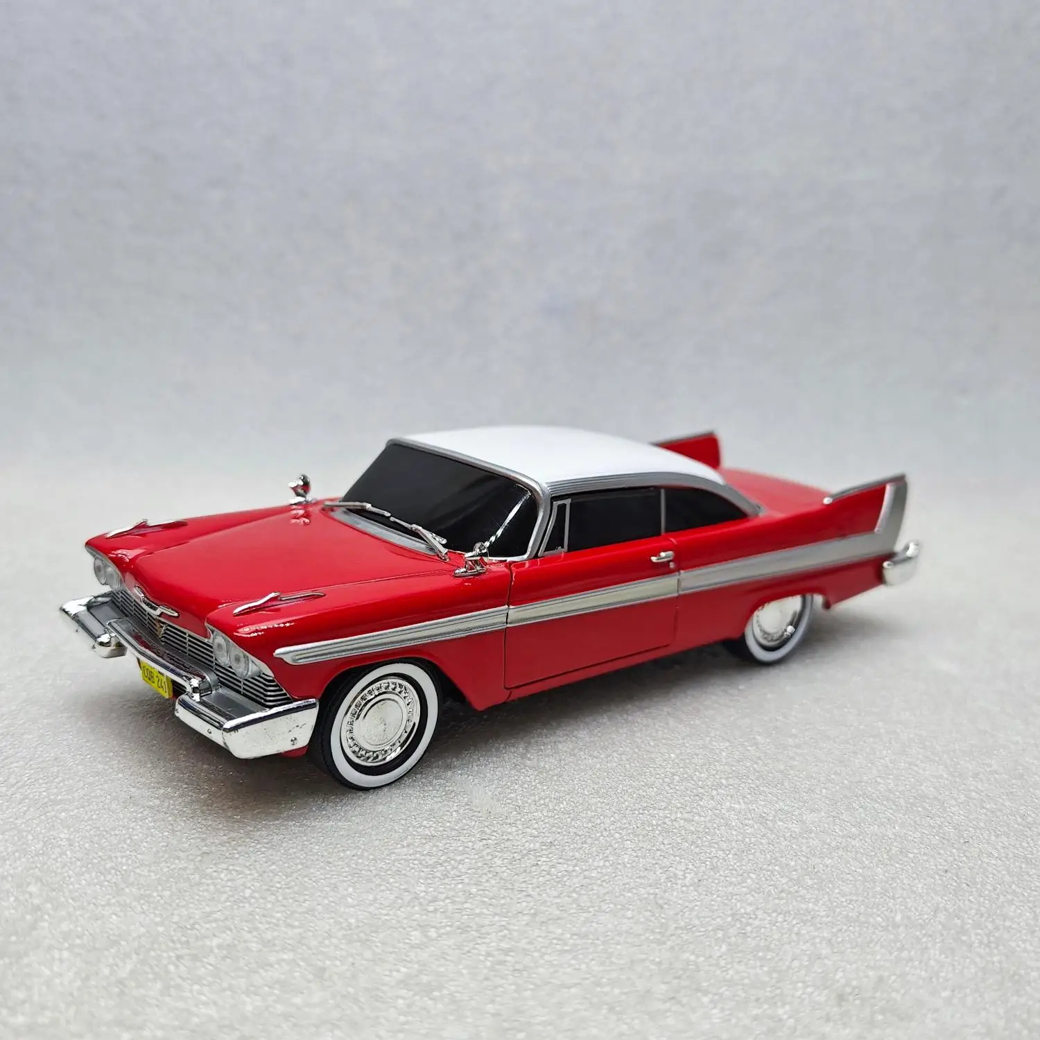 Diecast 1:24 Scale Christine (1983) -1958 Plymouth Fury - EVIL VERSION Alloy Car Model Collection Toy Gift Display Ornament