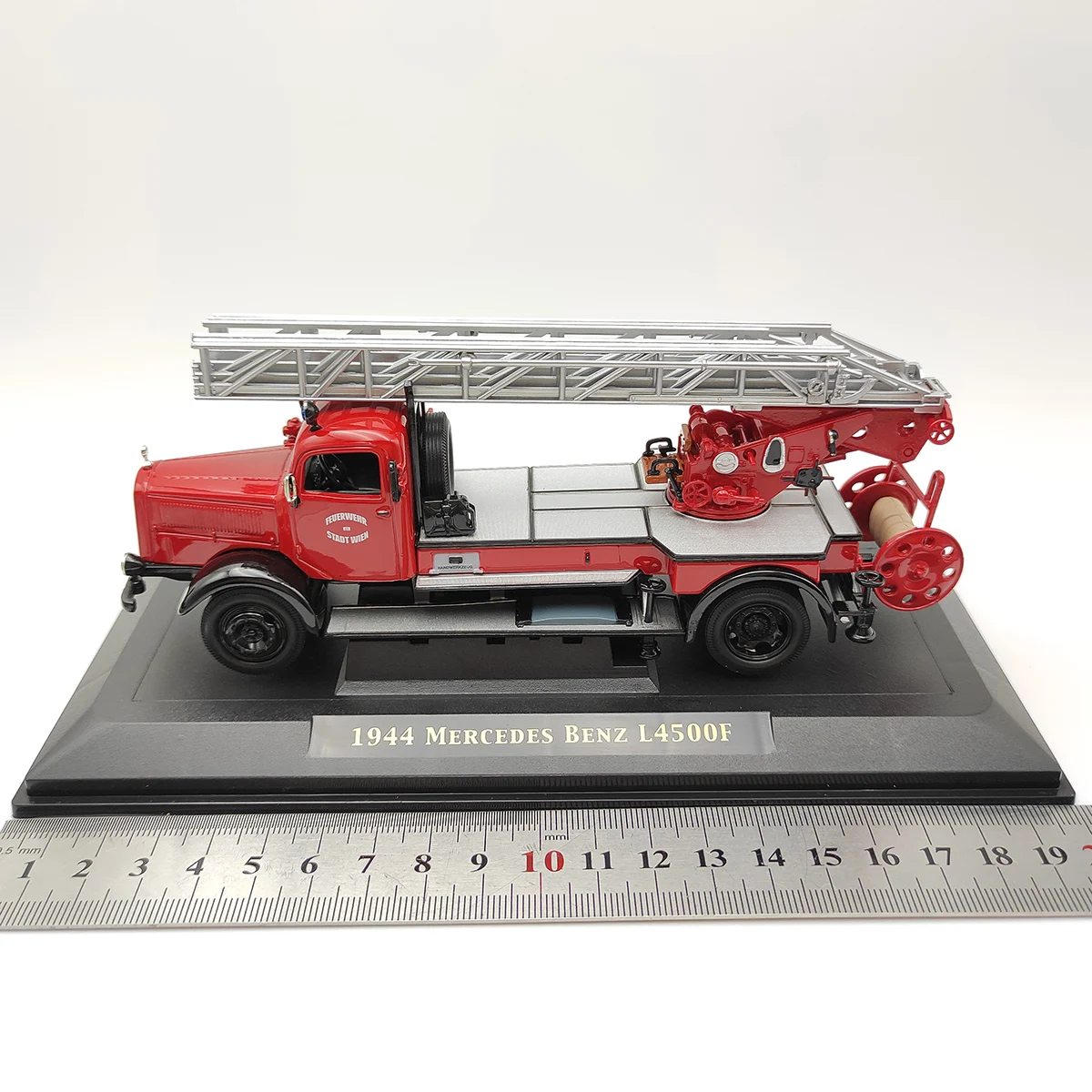 Diecast 1:43 Scale Road Eagle 1944 Mercedes Benz L4500 Alloy Fire Truck Simulation Car Model Collectible Toy Gift Display Diecast 1:43 Scale Road Eagle 1944 Mercedes Benz L4500 Alloy Fire Truck Simulation Car Model Collectible Toy Gift Display