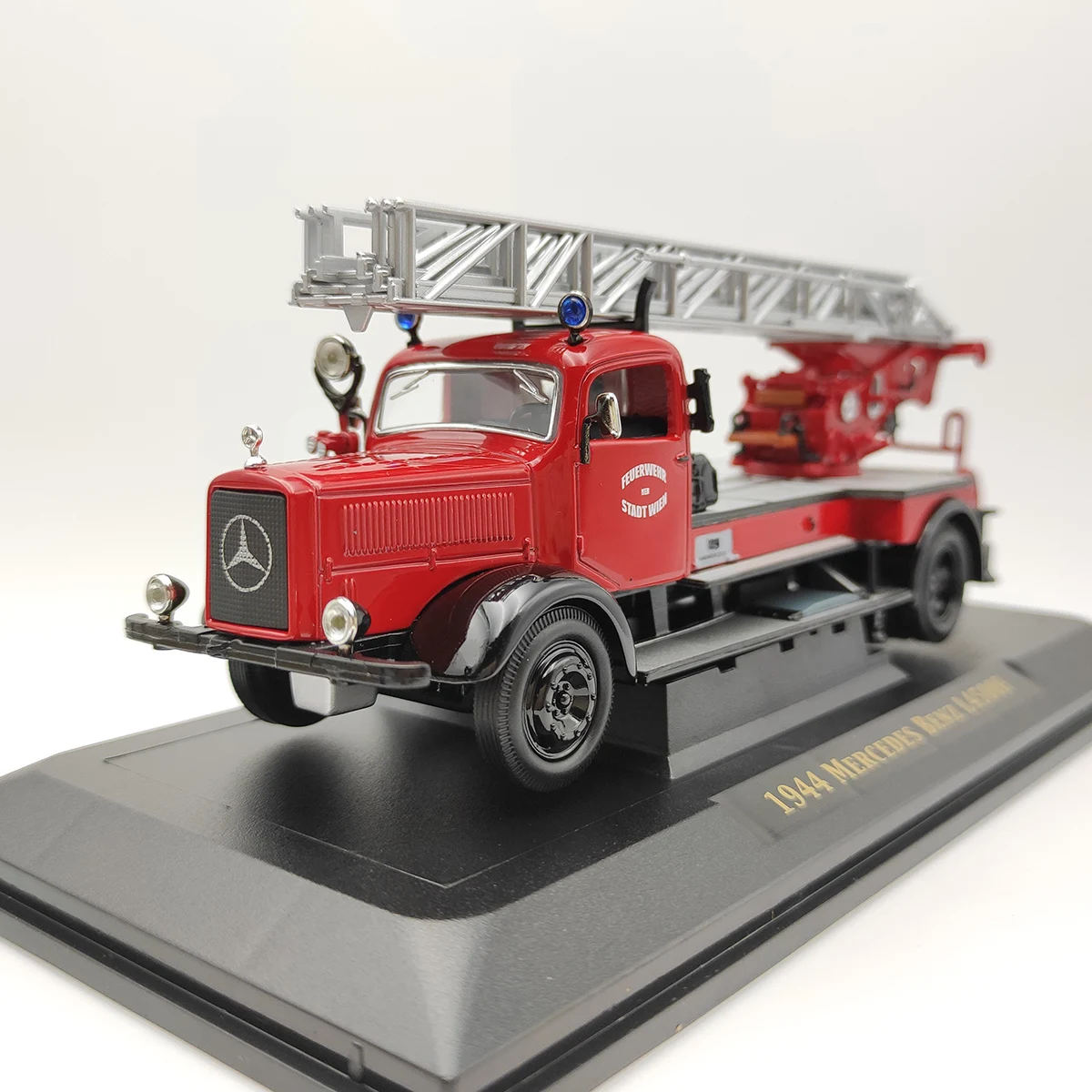 Diecast 1:43 Scale Road Eagle 1944 Mercedes Benz L4500 Alloy Fire Truck Simulation Car Model Collectible Toy Gift Display Diecast 1:43 Scale Road Eagle 1944 Mercedes Benz L4500 Alloy Fire Truck Simulation Car Model Collectible Toy Gift Display