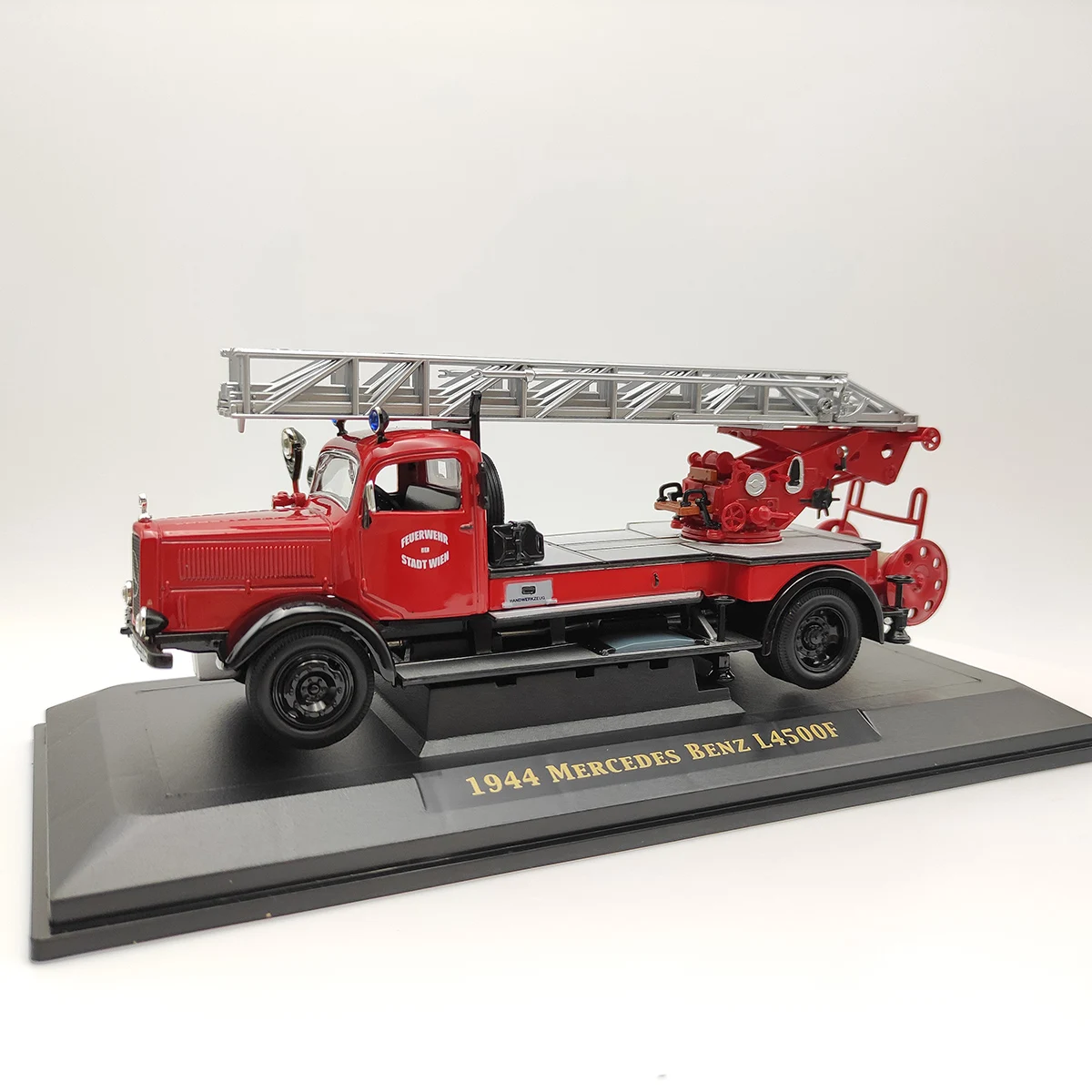 Diecast 1:43 Scale Road Eagle 1944 Mercedes Benz L4500 Alloy Fire Truck Simulation Car Model Collectible Toy Gift Display Diecast 1:43 Scale Road Eagle 1944 Mercedes Benz L4500 Alloy Fire Truck Simulation Car Model Collectible Toy Gift Display