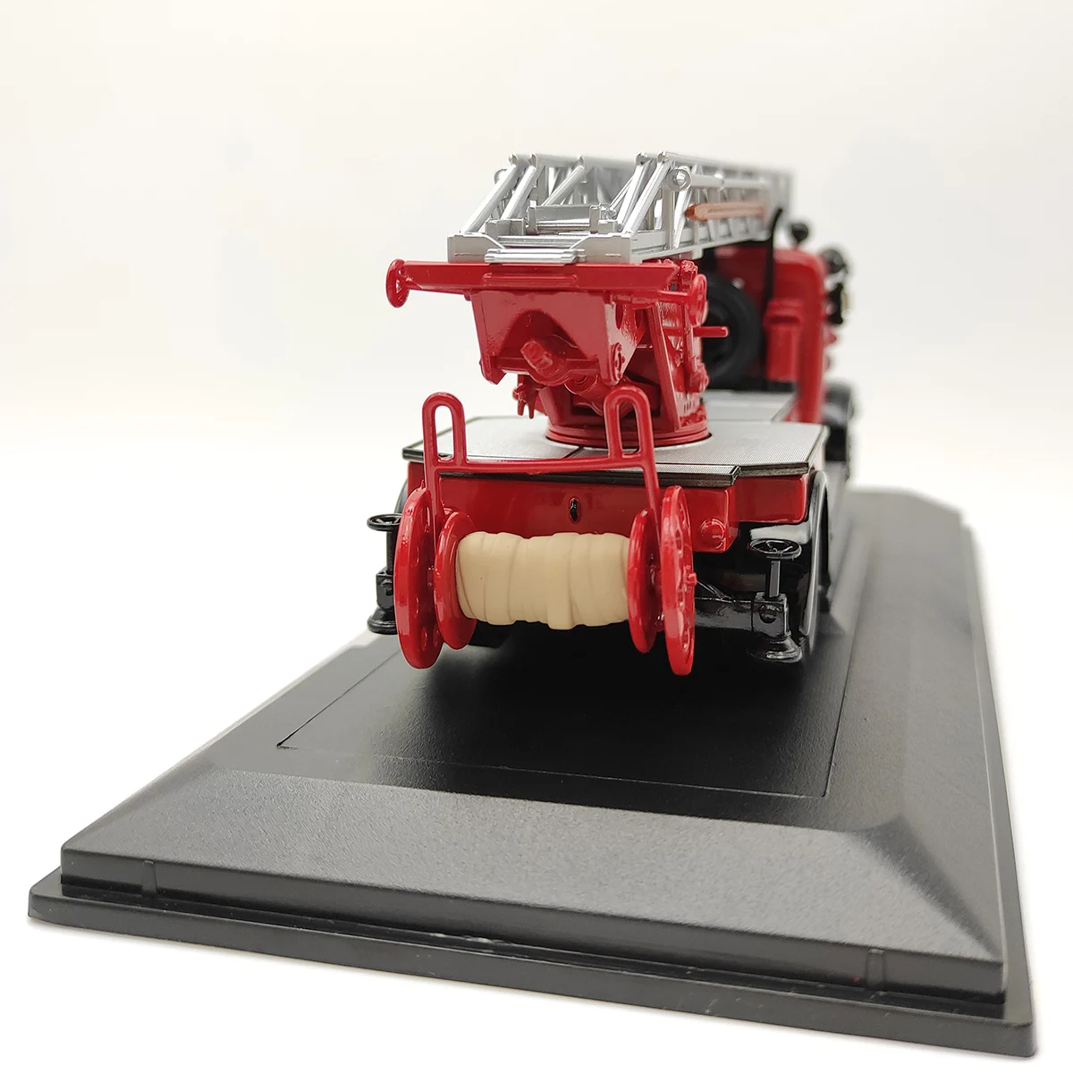 Diecast 1:43 Scale Road Eagle 1944 Mercedes Benz L4500 Alloy Fire Truck Simulation Car Model Collectible Toy Gift Display Diecast 1:43 Scale Road Eagle 1944 Mercedes Benz L4500 Alloy Fire Truck Simulation Car Model Collectible Toy Gift Display