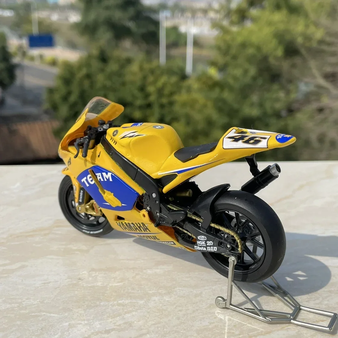 1:18 Scale Diecast Alloy YZR M1-Valentino ROSSI 2006 Motorcycle Toys Cars Model Classics Adult Collection Souvenir Gifts Display