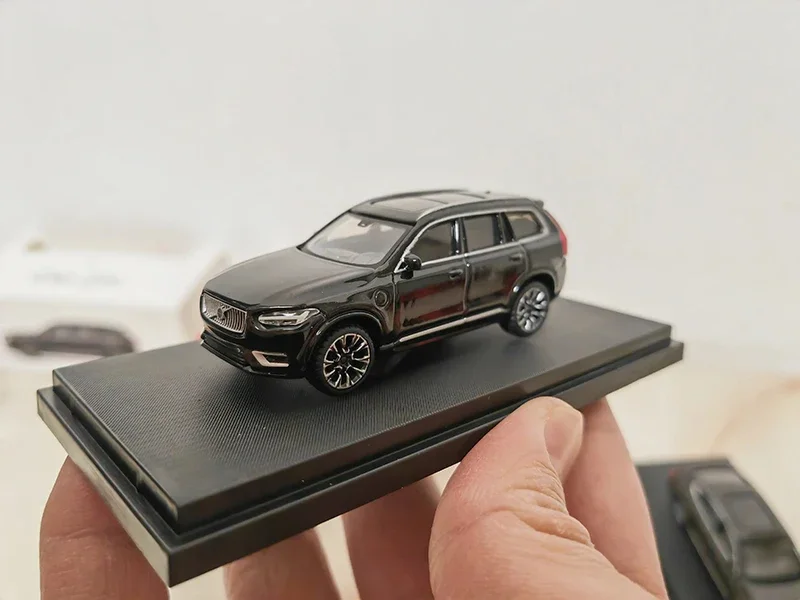Diecast 1:64 Scale Volvo XC90 S90 V90 XC40 C40 XC60 Vehicle Alloy Car Model Toy Collectible Ornament Souvenir Toys Cars Display