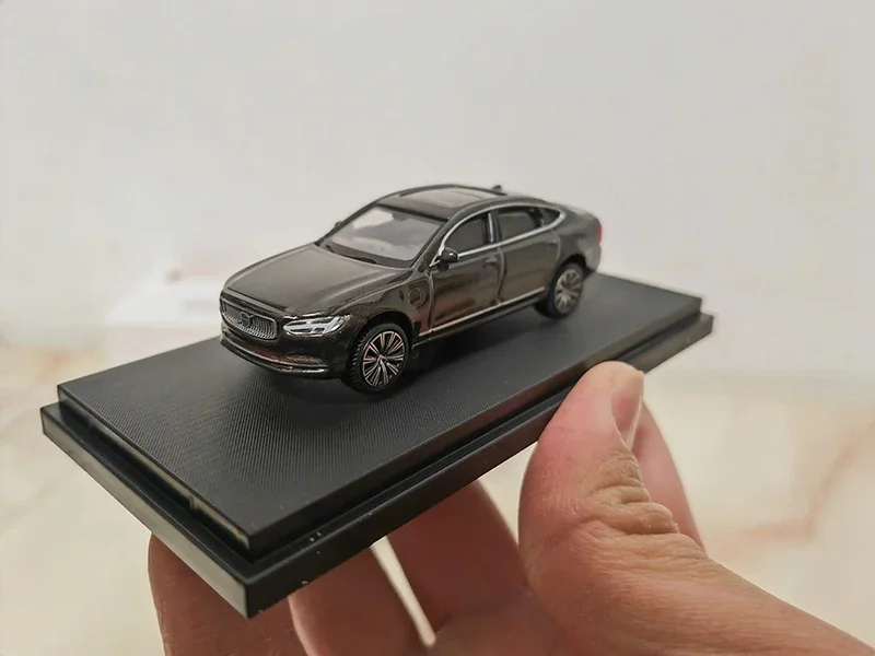 Diecast 1:64 Scale Volvo XC90 S90 V90 XC40 C40 XC60 Vehicle Alloy Car Model Toy Collectible Ornament Souvenir Toys Cars Display