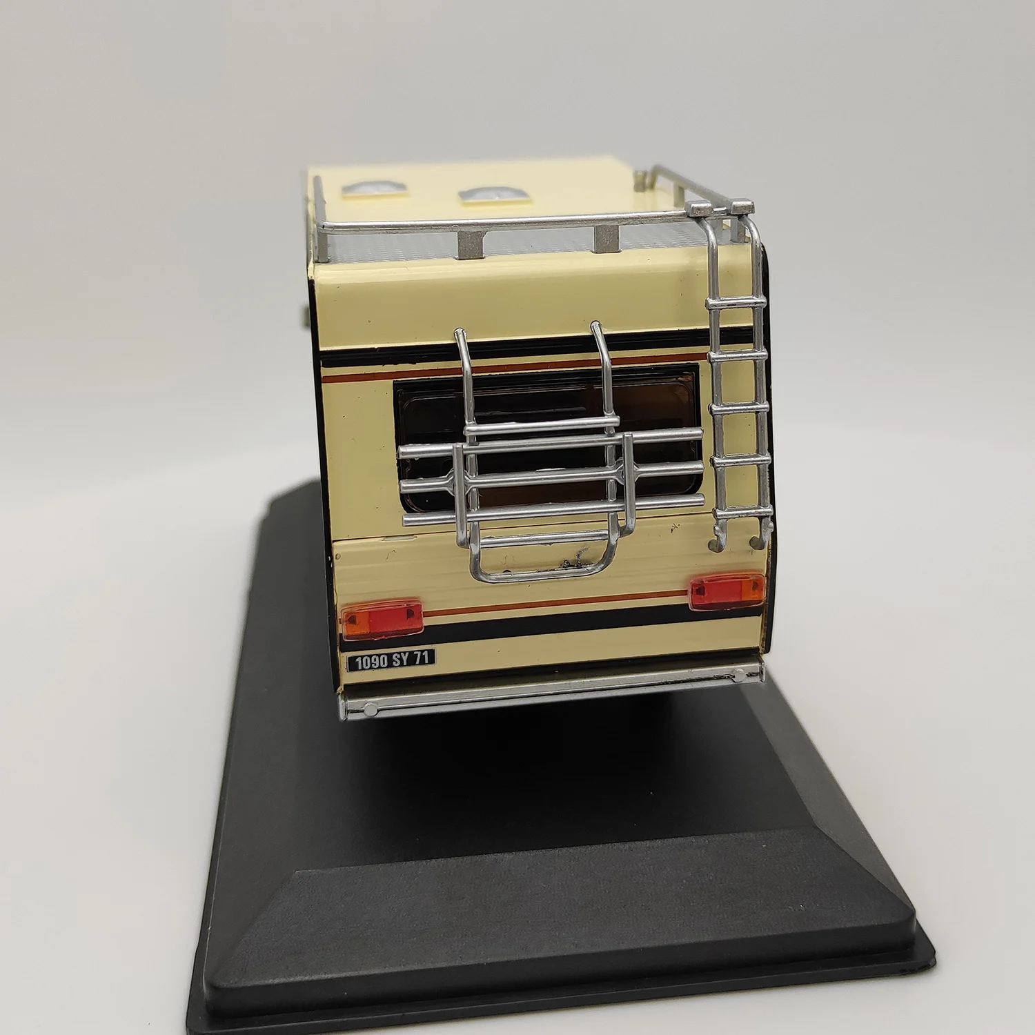 Diecast IXO 1:43 Scale Hymercamp Ll-1984 Rv Camper Classic Nostalgia Alloy Car Model Collectible Toy Gift Display Ornaments
