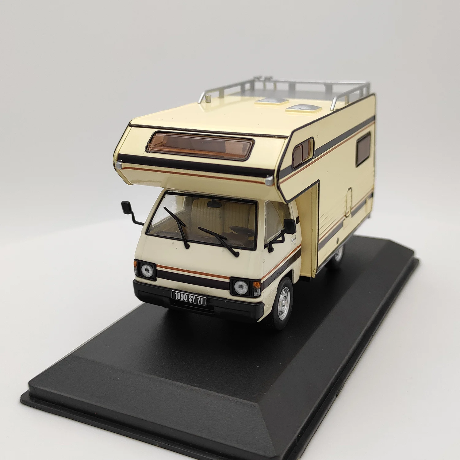 Diecast IXO 1:43 Scale Hymercamp Ll-1984 Rv Camper Classic Nostalgia Alloy Car Model Collectible Toy Gift Display Ornaments
