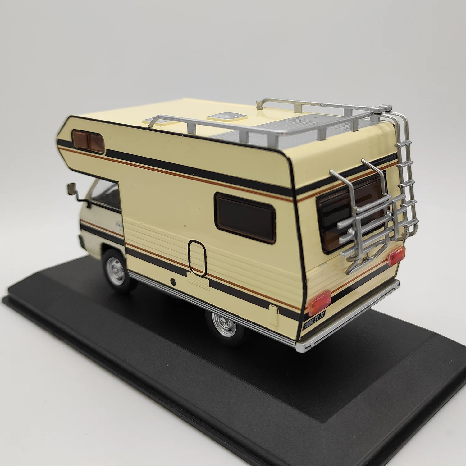 Diecast IXO 1:43 Scale Hymercamp Ll-1984 Rv Camper Classic Nostalgia Alloy Car Model Collectible Toy Gift Display Ornaments