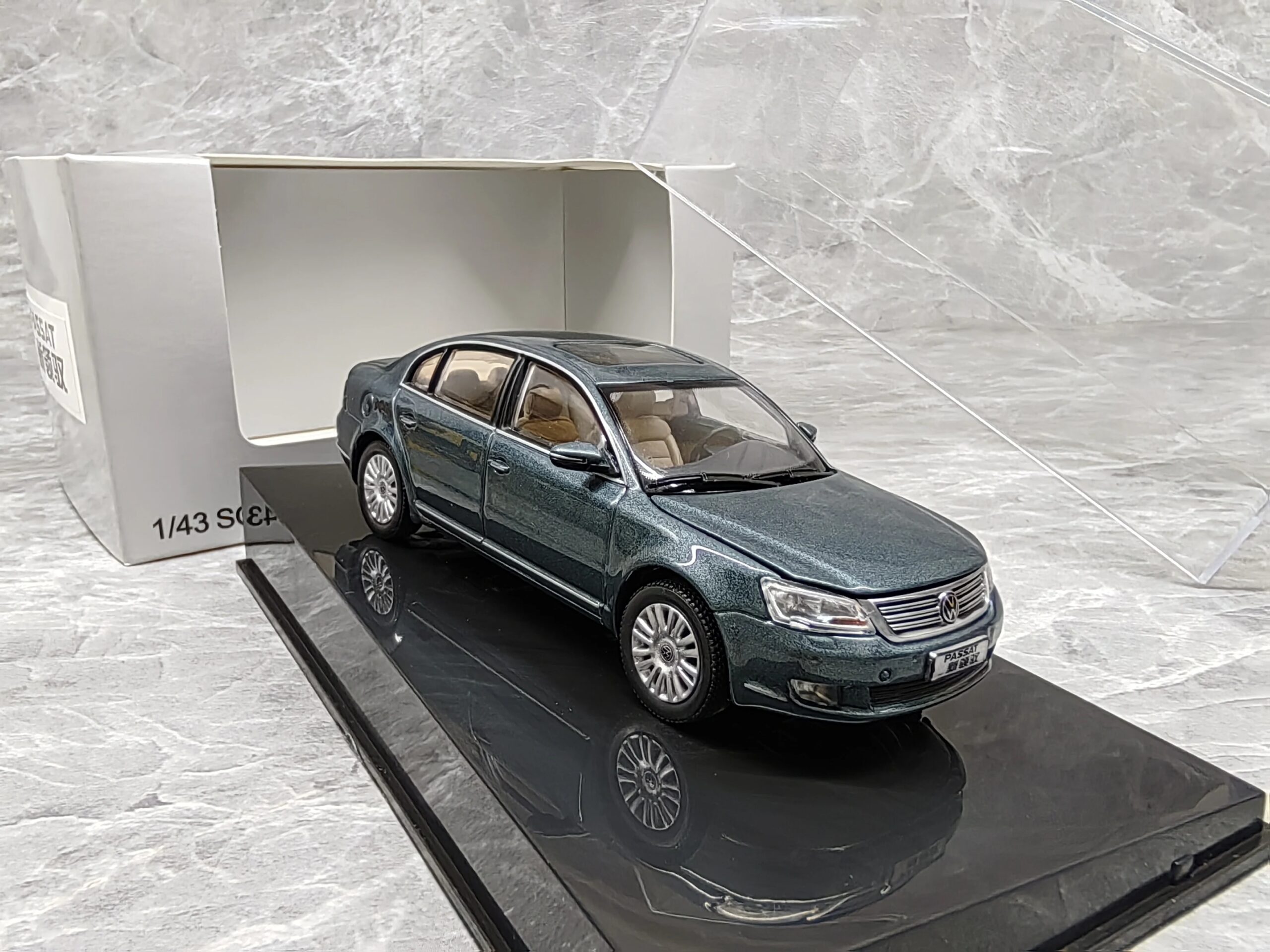 Diecast 1/43 Scale Shanghai Volkswagen PASSAT New Drive Alloy Simulation Car Model Collectible Toy Gift Souvenir Display Diecast 1/43 Scale Shanghai Volkswagen PASSAT New Drive Alloy Simulation Car Model Collectible Toy Gift Souvenir Display