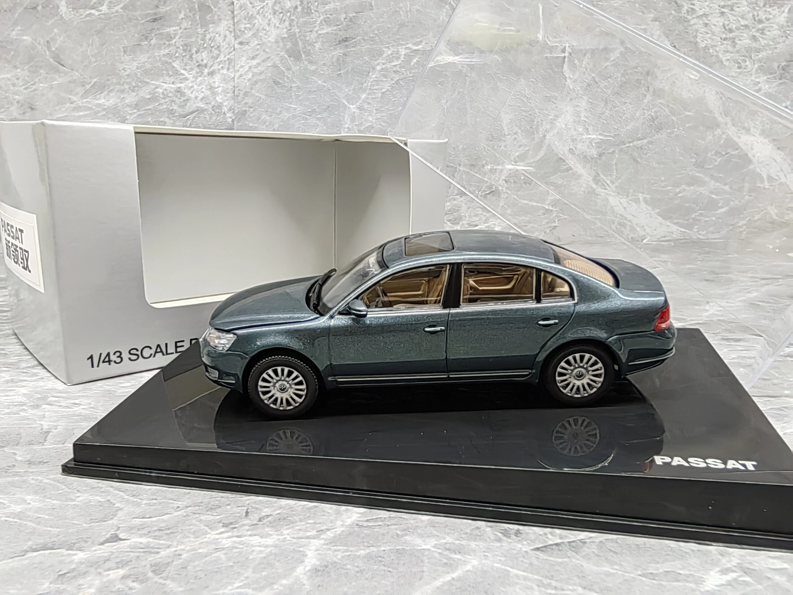 Diecast 1/43 Scale Shanghai Volkswagen PASSAT New Drive Alloy Simulation Car Model Collectible Toy Gift Souvenir Display Diecast 1/43 Scale Shanghai Volkswagen PASSAT New Drive Alloy Simulation Car Model Collectible Toy Gift Souvenir Display