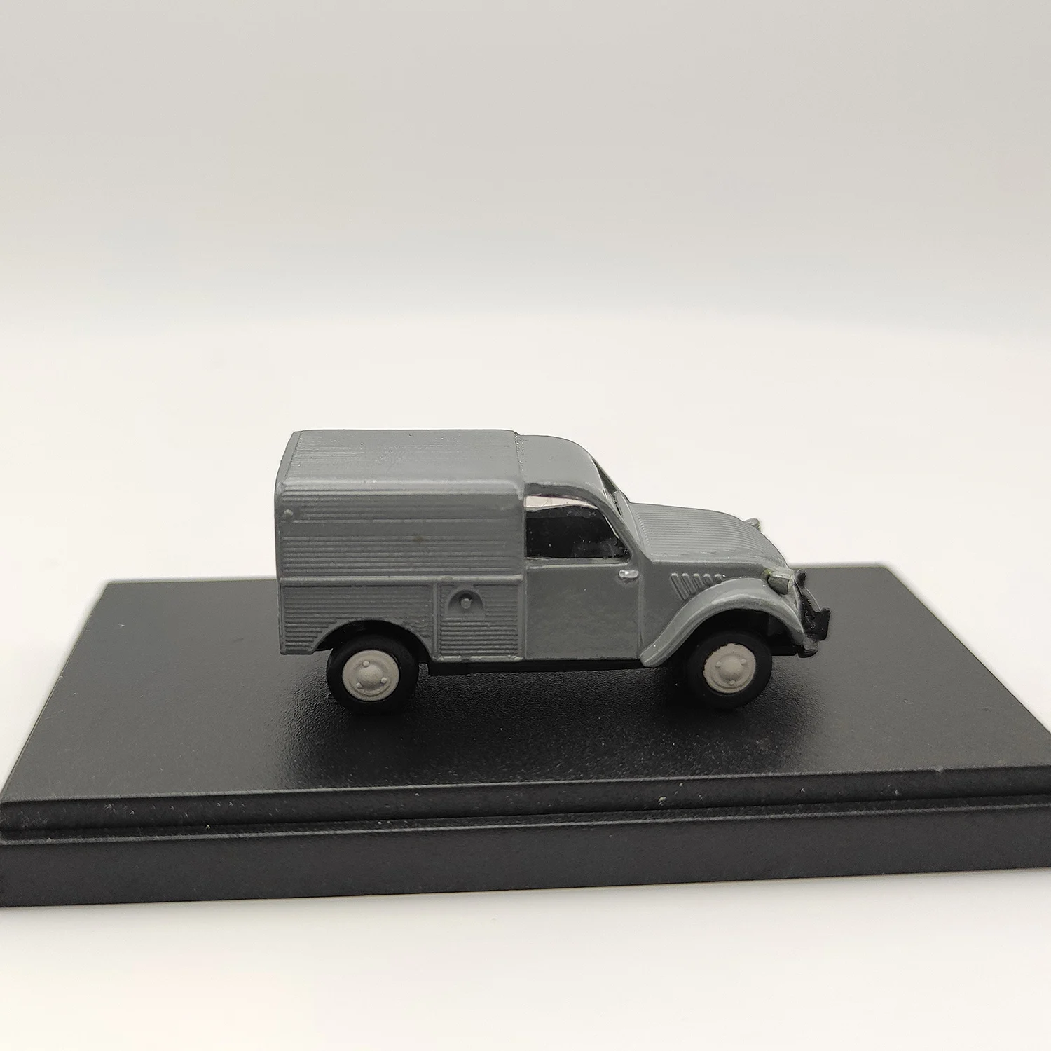 Three-colour 1:87 Scale CITROEN Freight Car  Resin Car Model Collectible Toy Gift Souvenir Display Ornaments