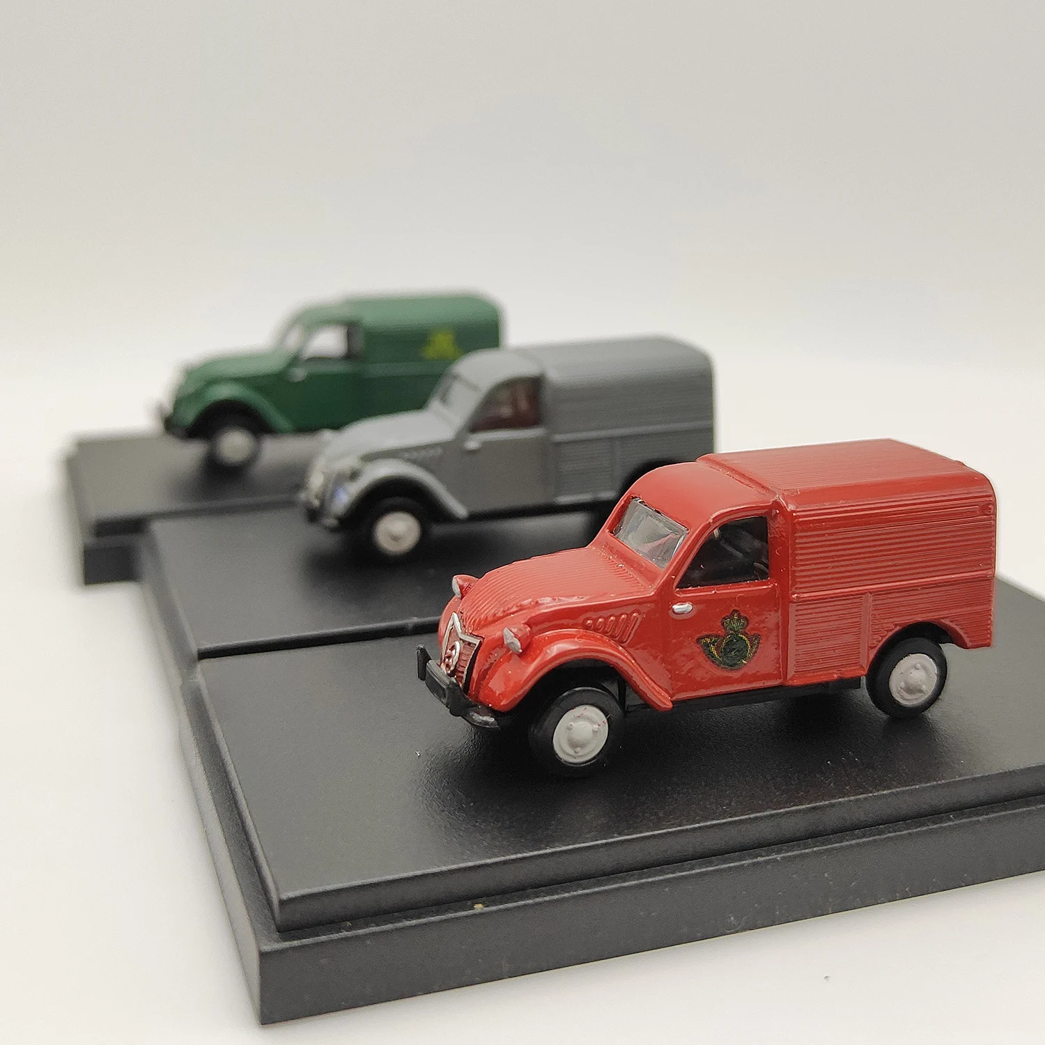 Three-colour 1:87 Scale CITROEN Freight Car  Resin Car Model Collectible Toy Gift Souvenir Display Ornaments