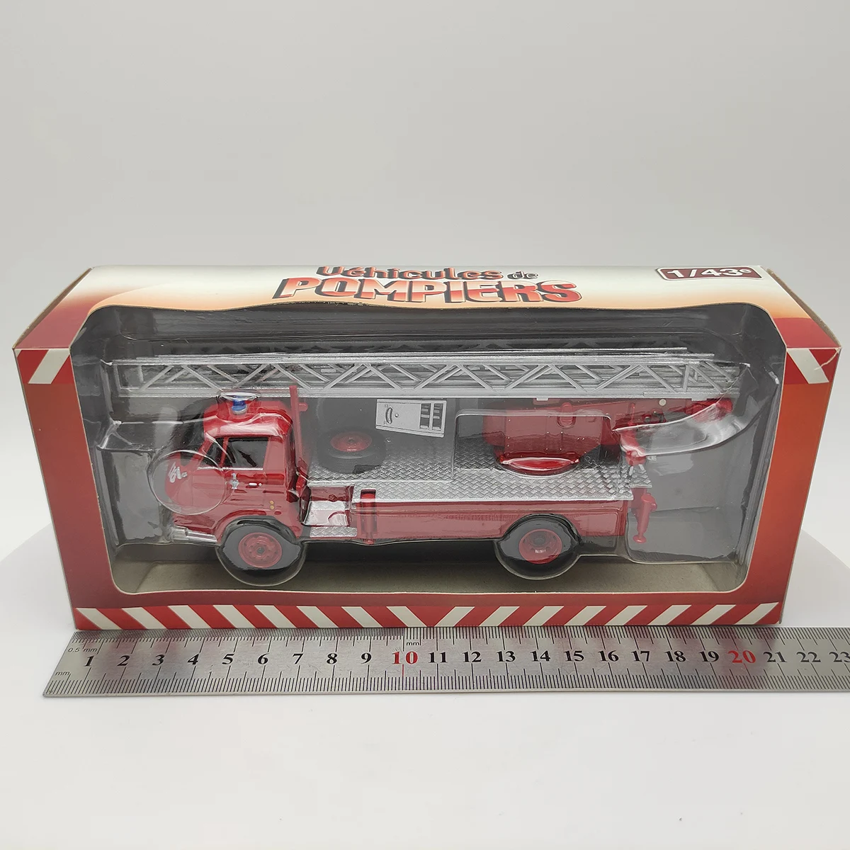 Diecast 1/43 Citroen Fire Engine Alloy Simulation Fire Engine Car Model Collectible Gift Souvenir Display Ornament Diecast 1/43 Citroen Fire Engine Alloy Simulation Fire Engine Car Model Collectible Gift Souvenir Display Ornament