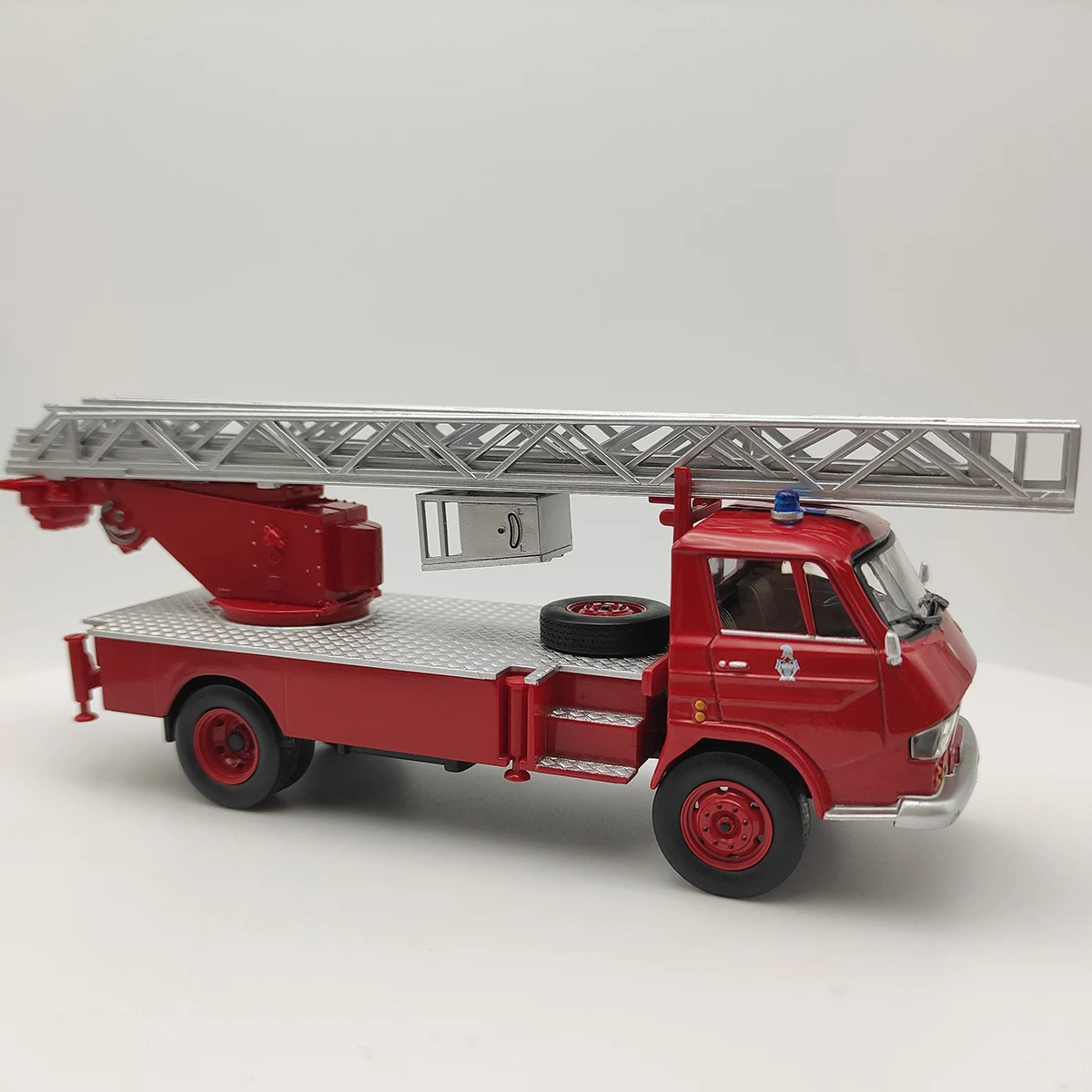Diecast 1/43 Citroen Fire Engine Alloy Simulation Fire Engine Car Model Collectible Gift Souvenir Display Ornament Diecast 1/43 Citroen Fire Engine Alloy Simulation Fire Engine Car Model Collectible Gift Souvenir Display Ornament