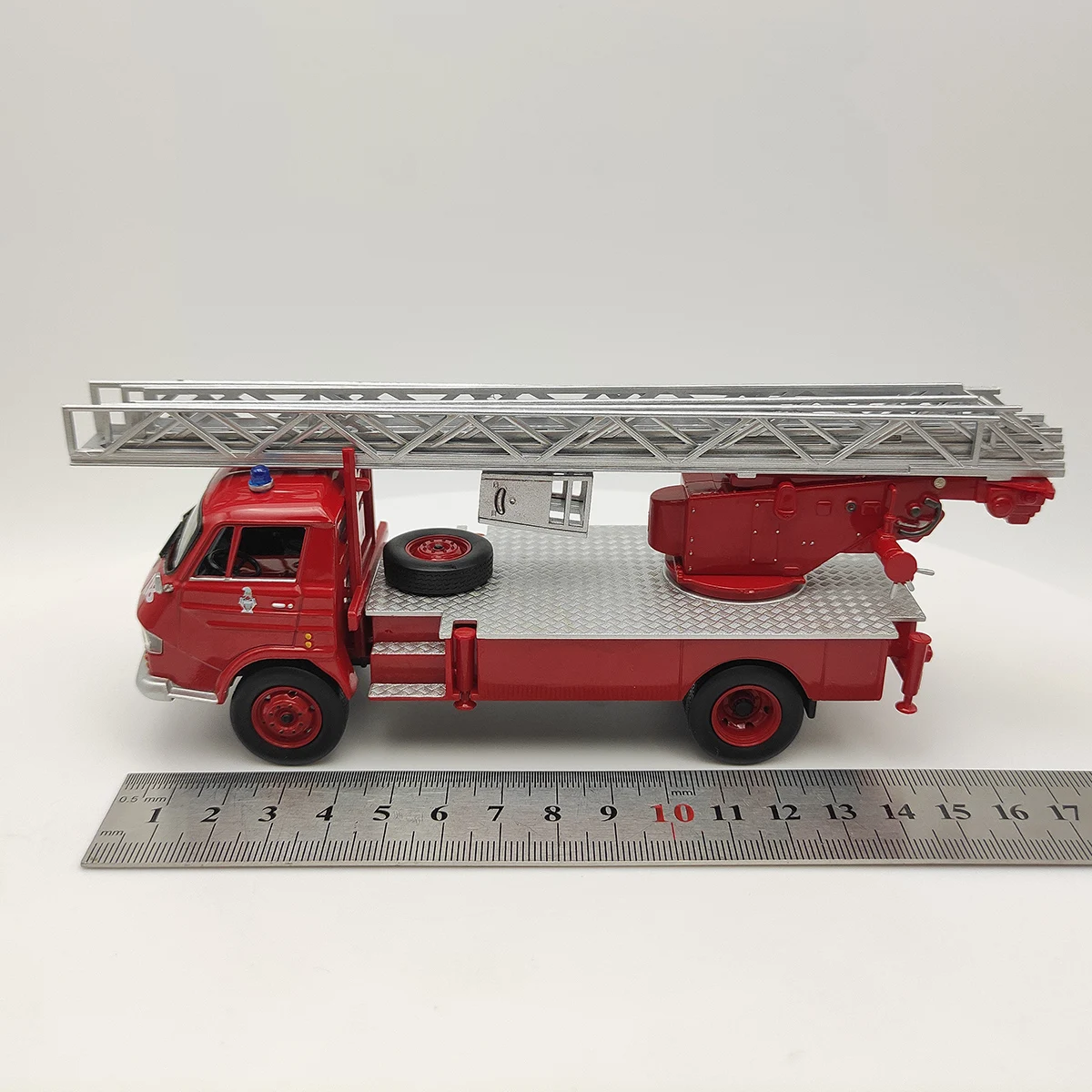 Diecast 1/43 Citroen Fire Engine Alloy Simulation Fire Engine Car Model Collectible Gift Souvenir Display Ornament Diecast 1/43 Citroen Fire Engine Alloy Simulation Fire Engine Car Model Collectible Gift Souvenir Display Ornament