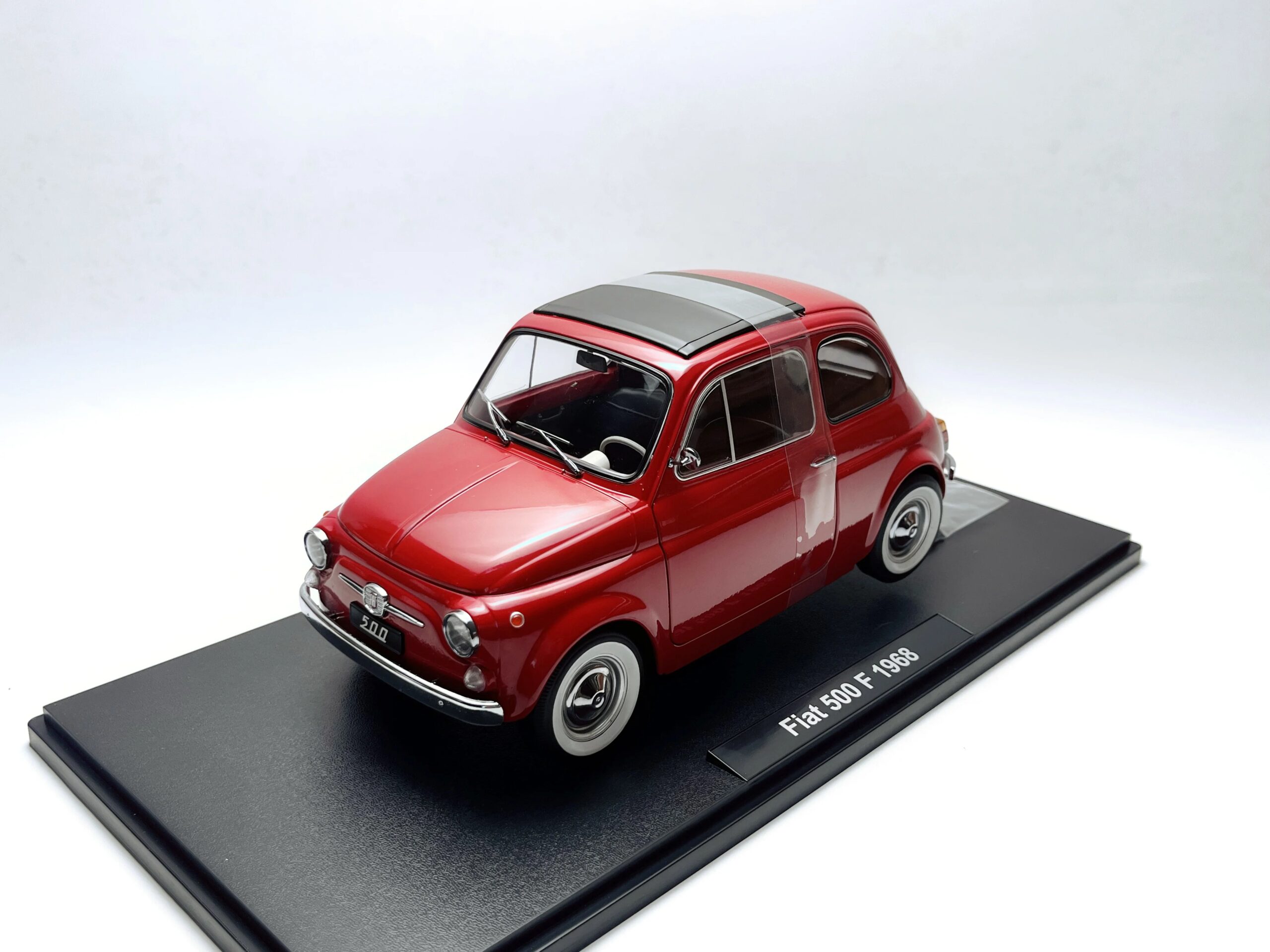 Diecast KK 1/12 Scale Fiat 500F 1968 Classic Nostalgia Alloy Car Model Collectible Toy Gift Souvenir Display