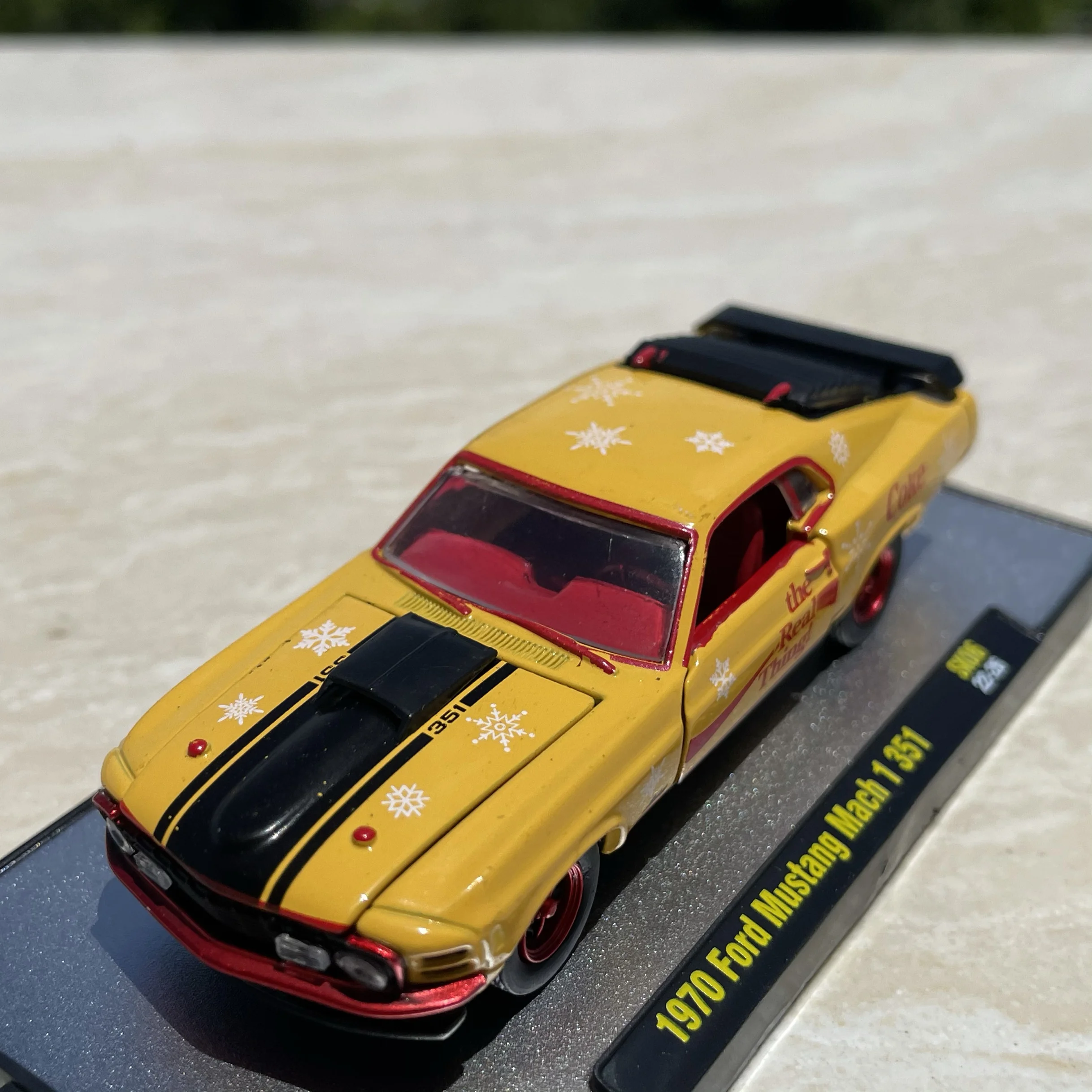 Diecast 1:64 Scale Ford Mustang Mach Alloy Simulation Car Model Collectible Toy Gift Souvenir Display Diecast 1:64 Scale Ford Mustang Mach Alloy Simulation Car Model Collectible Toy Gift Souvenir Display