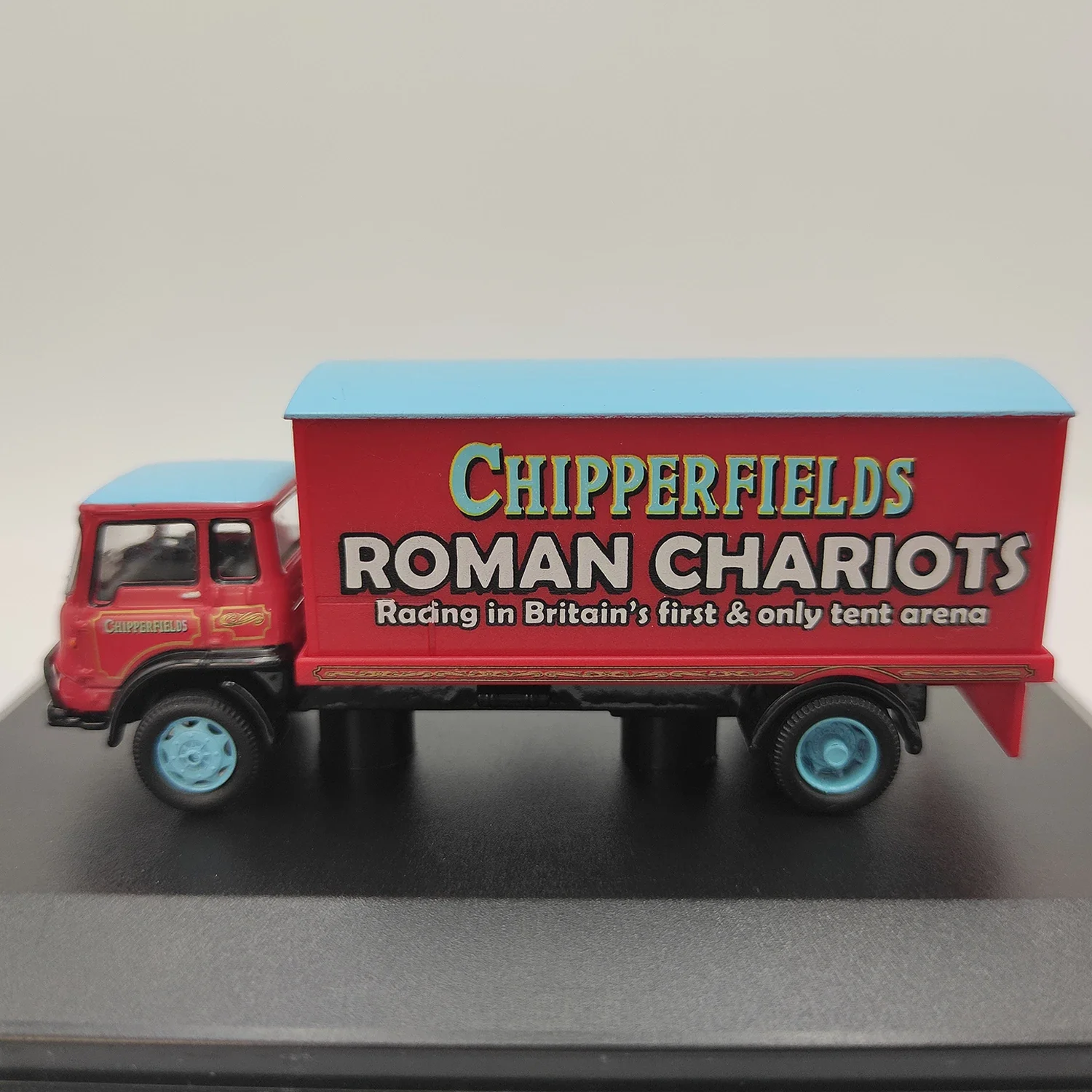 Diecast Alloy CH018 Chipperfeld Tk Box Van Toys Vintage Cars Model Classics Nostalgia Adult Souvenir Gifts Static Display