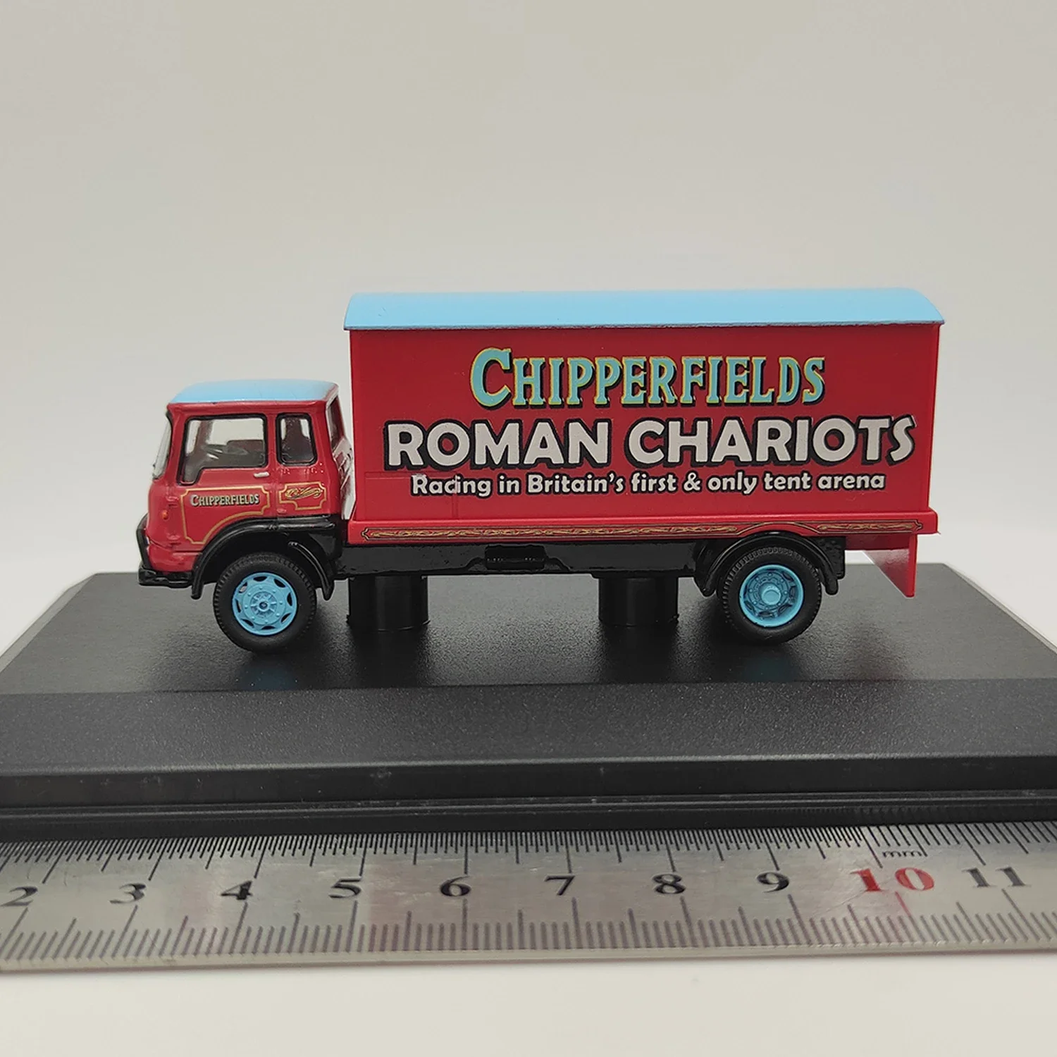 Diecast Alloy CH018 Chipperfeld Tk Box Van Toys Vintage Cars Model Classics Nostalgia Adult Souvenir Gifts Static Display