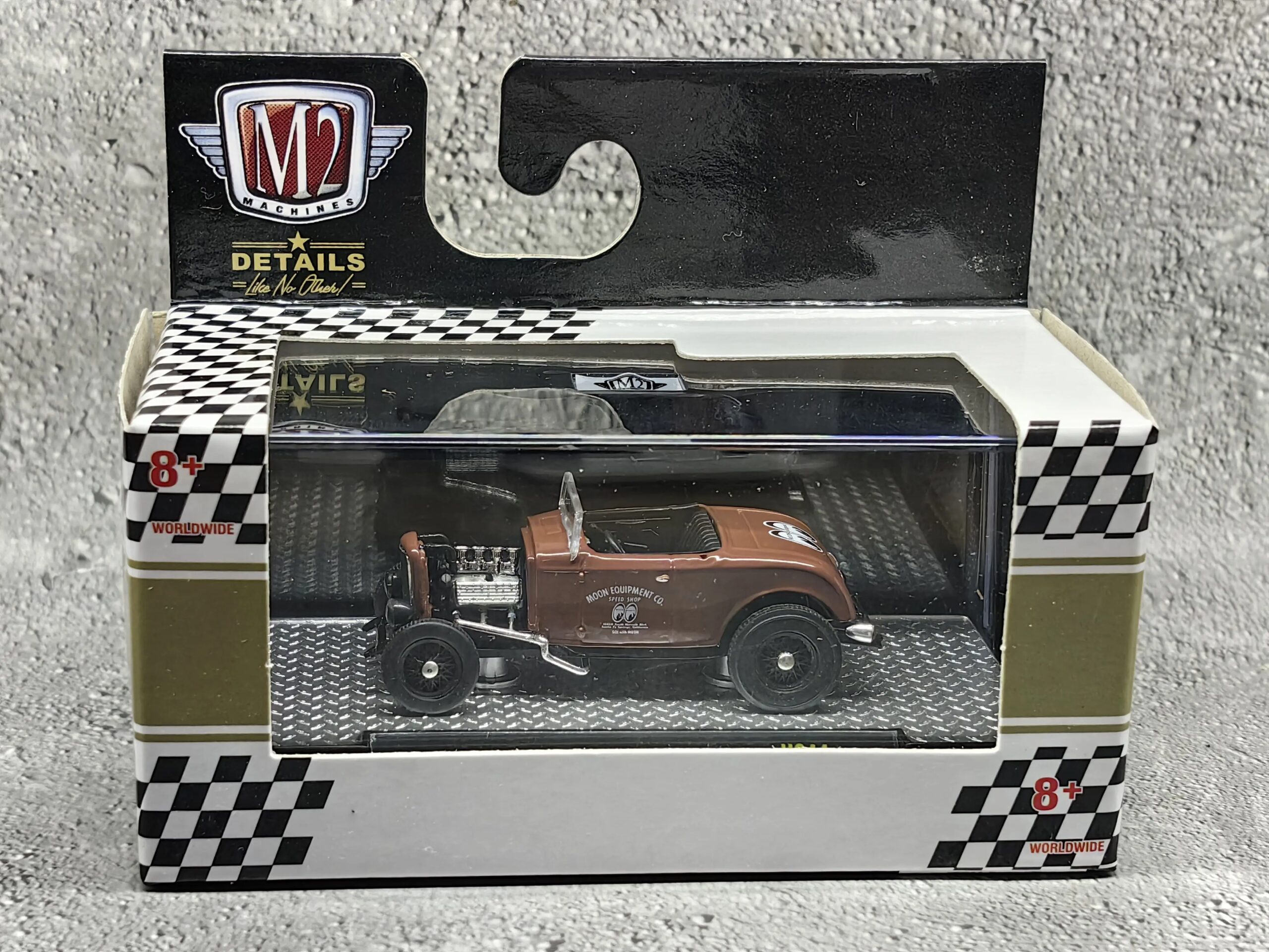 Diecast 1/64 Scale M2 Machine 1932 Ford Classic Nostalgia Simulation Model Collectible Toy Gift Display Ornament