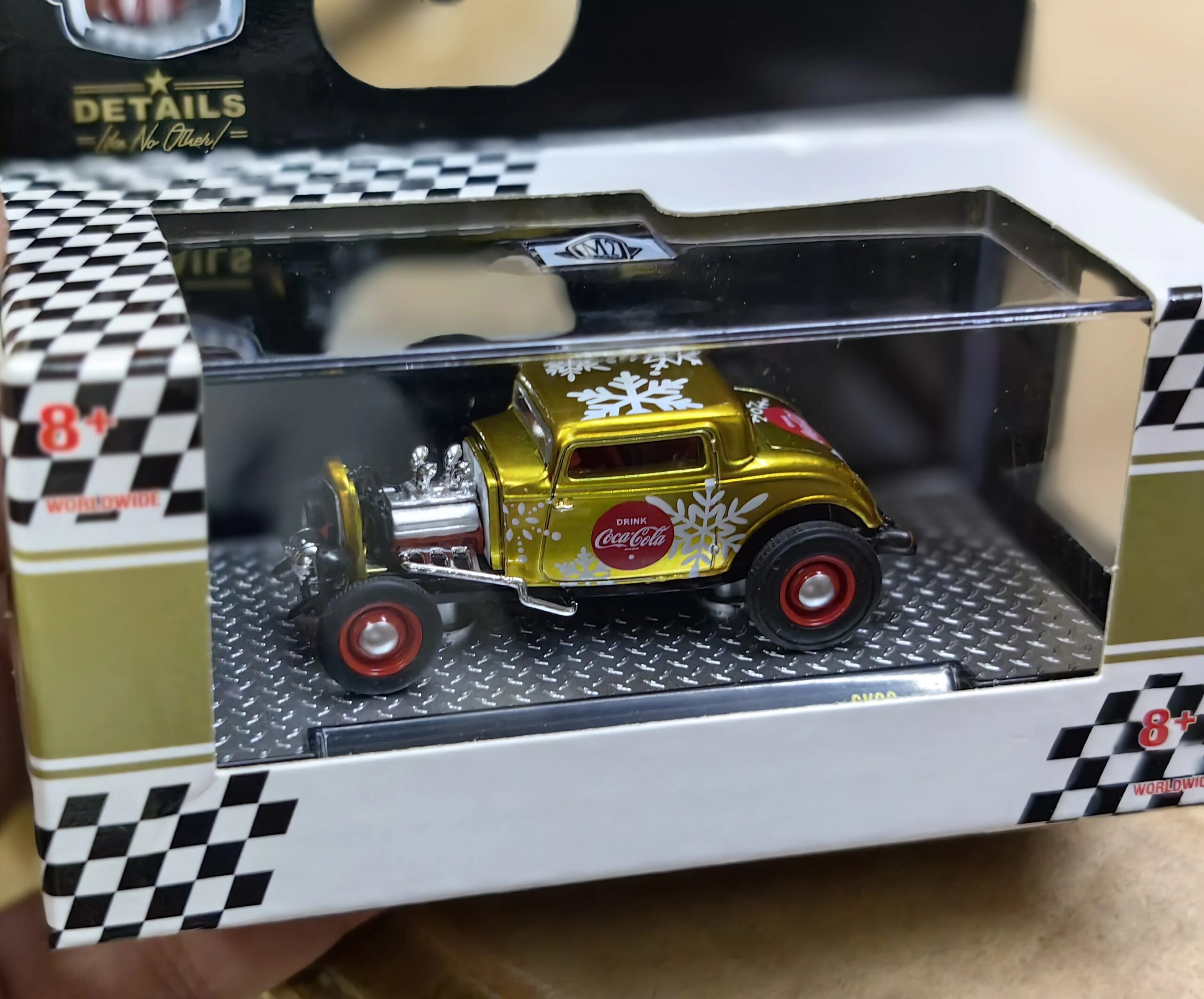 Diecast 1/64 Scale M2 Machine 1932 Ford Classic Nostalgia Simulation Model Collectible Toy Gift Display Ornament
