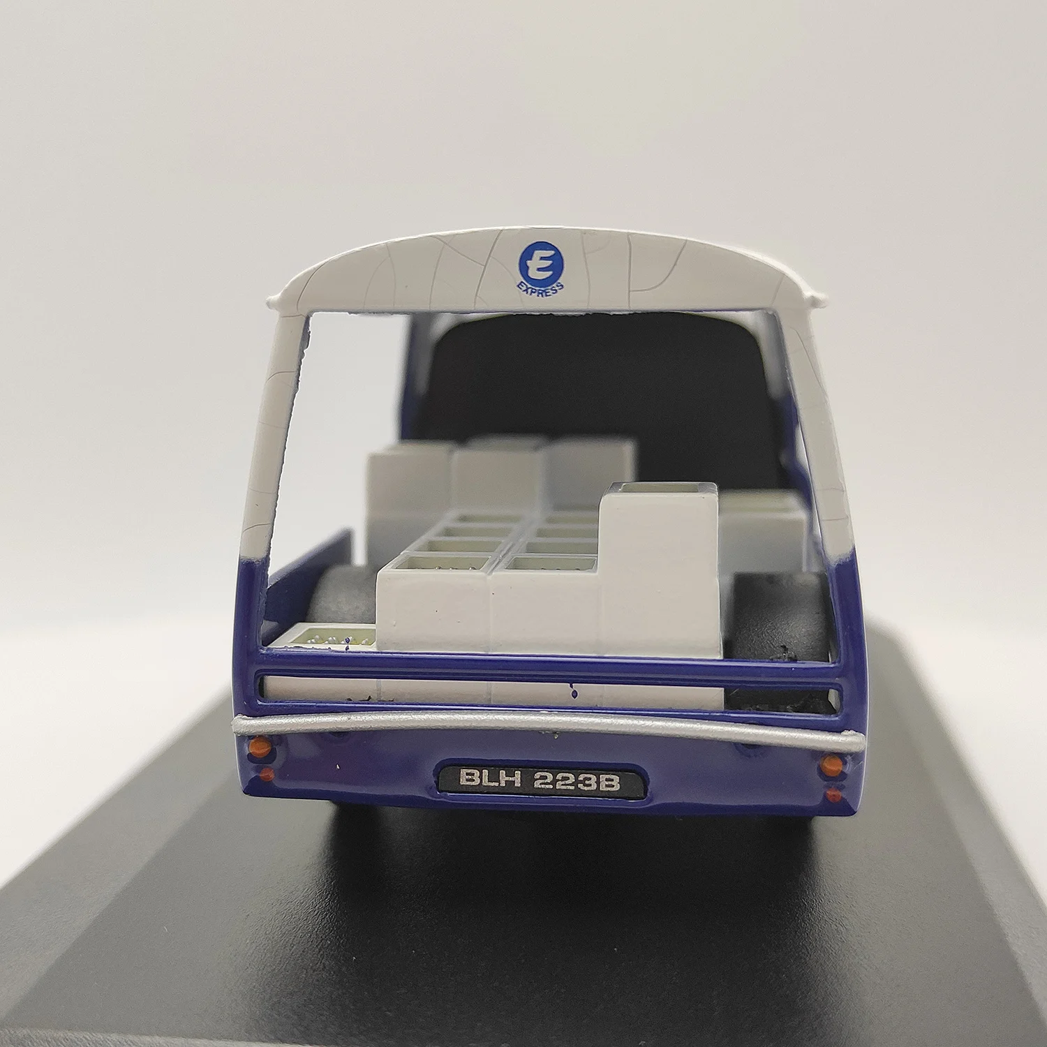 Diecast 1:43 Scale OXFORD CODECA012 Express Dairies Alloy Car Model Collectible Toy Gift Display Ornaments