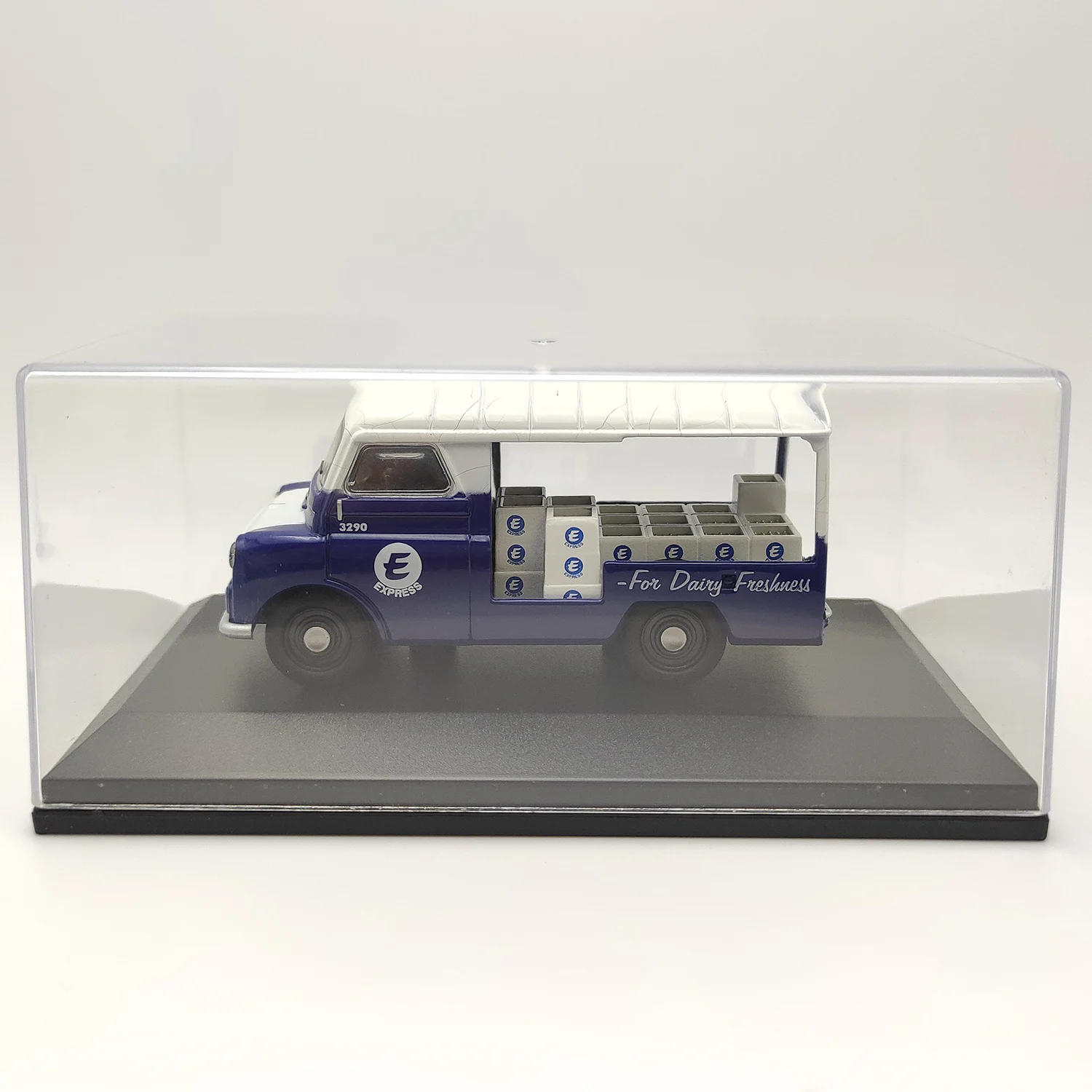 Diecast 1:43 Scale OXFORD CODECA012 Express Dairies Alloy Car Model Collectible Toy Gift Display Ornaments