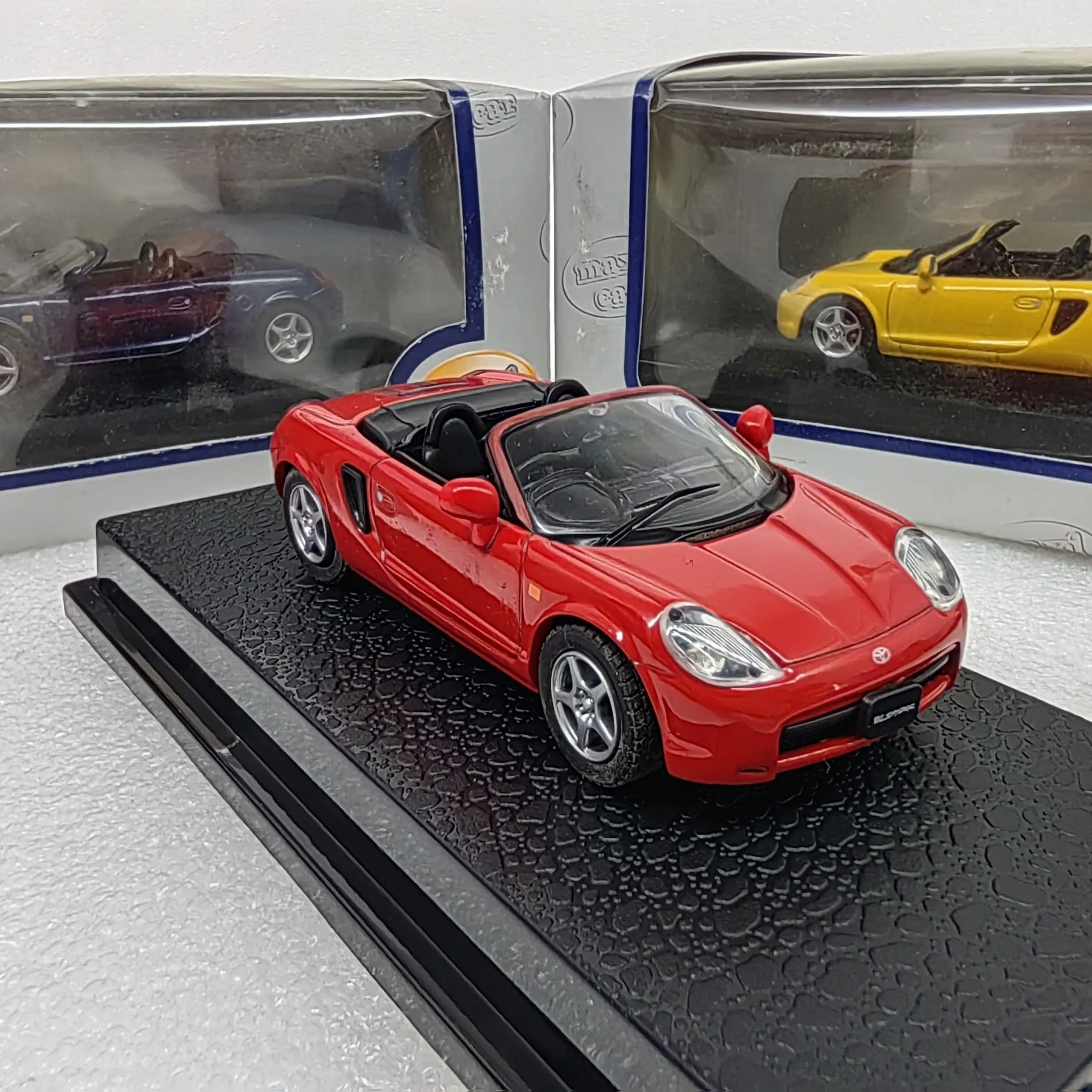 Diecast Maxi Car 1/43 Scale Toyota MR2 Convertible Alloy Car Model Collectible Toy Gift Souvenir Display Diecast Maxi Car 1/43 Scale Toyota MR2 Convertible Alloy Car Model Collectible Toy Gift Souvenir Display