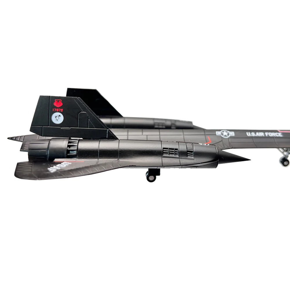 1/144 Scale US Lockheed SR71 SR-71 Blackbird 17972 Plane Diecast Metal Airplane Aircraft Ornament Model Boy Birthday Toy Gift 1/144 Scale US Lockheed SR71 SR-71 Blackbird 17972 Plane Diecast Metal Airplane Aircraft Ornament Model Boy Birthday Toy Gift