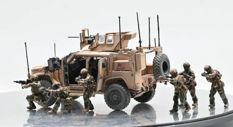 1/72 Scale Joint Light Tactical Vehicle Finished Model Militarized Combat Vehicle Model Product Collectible Toy Gift