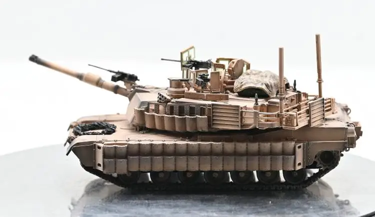 1/72Scale  US M1A2 TUSK II Finished Tank Model Desktop Static Ornament Simulation Combat Vehicle Model Birthday Gifts