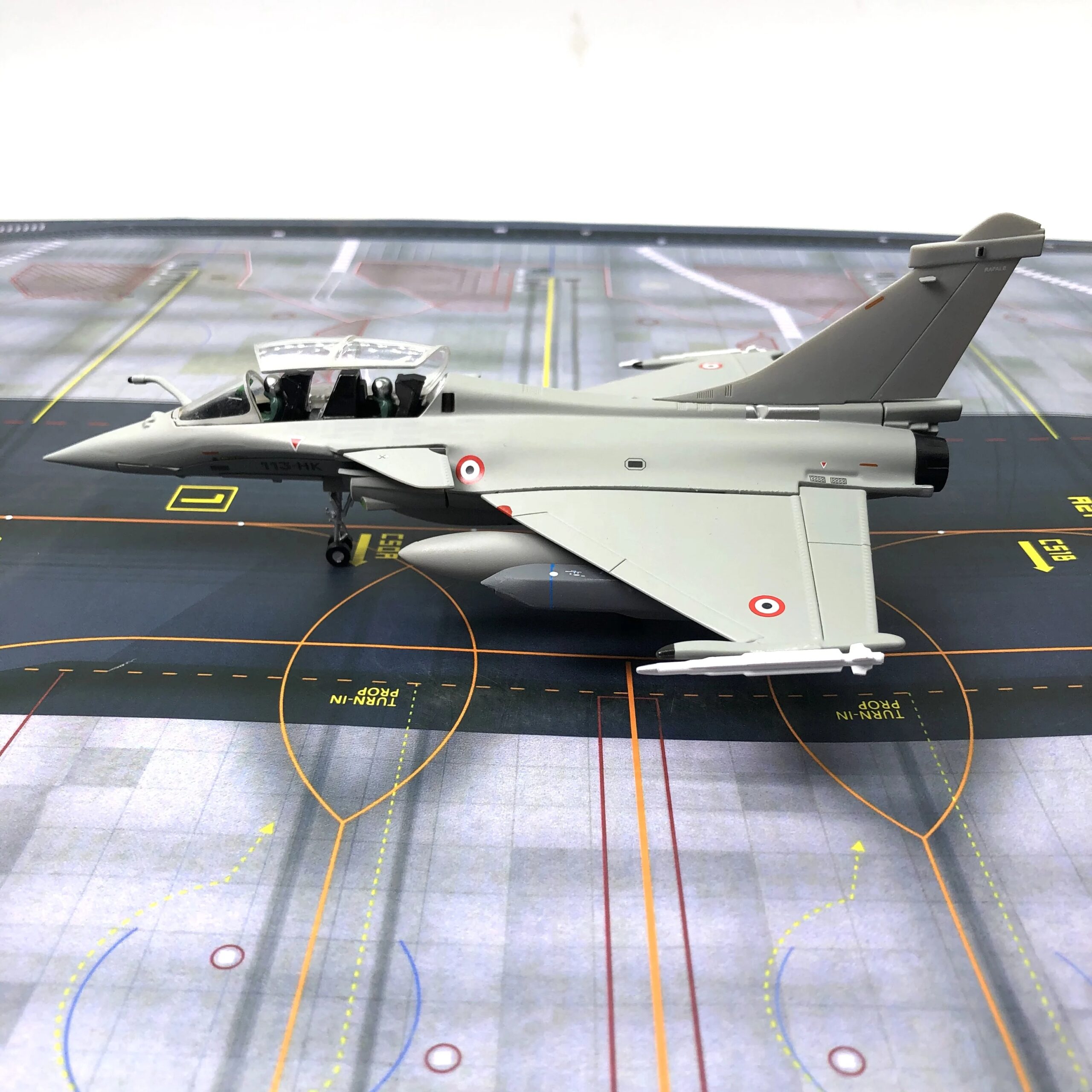 Diecast 1:72 Scale French Rafale B Simulation Alloy Fighter Aircraft Model Finished Product Collection Ornaments