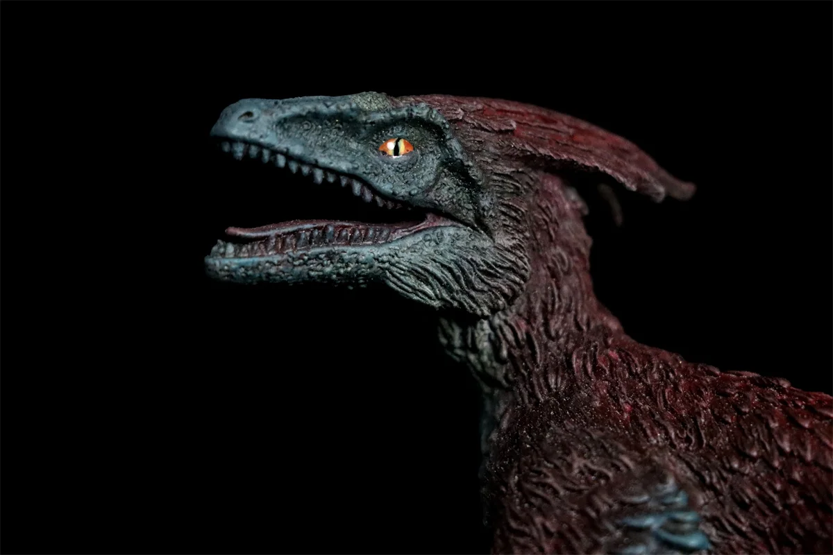 TONGSHIFU 1/20 Pyroraptor Olympius Model Brass Dinosaur Saurischia Statue Decor Adult GK Gift Painted Scene Photography Props