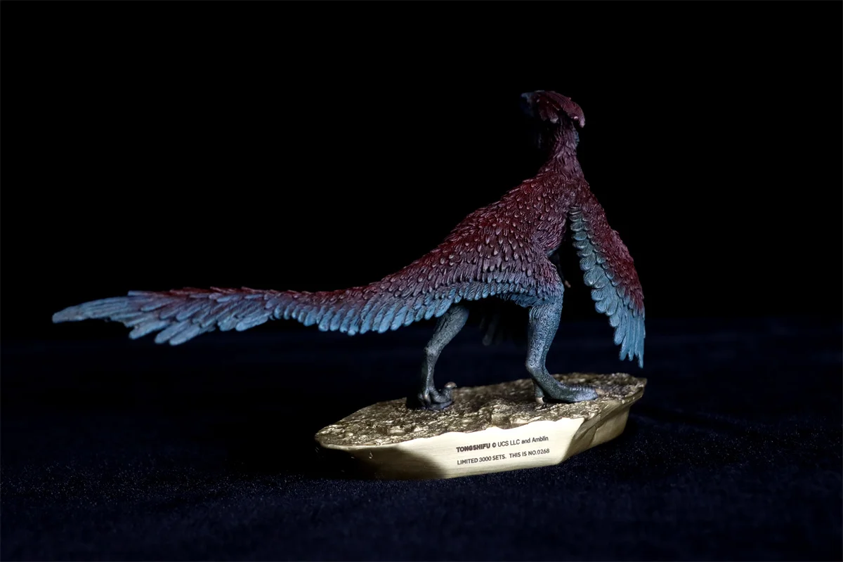 TONGSHIFU 1/20 Pyroraptor Olympius Model Brass Dinosaur Saurischia Statue Decor Adult GK Gift Painted Scene Photography Props