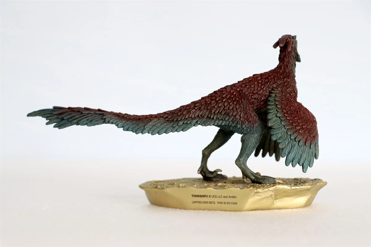 TONGSHIFU 1/20 Pyroraptor Olympius Model Brass Dinosaur Saurischia Statue Decor Adult GK Gift Painted Scene Photography Props
